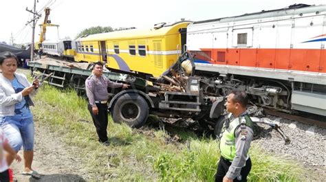 kecelakaan kereta api jawa timur